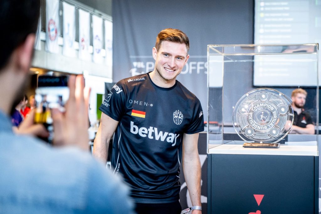 Der_Gaucho10 continues career at Borussia Mönchengladbach