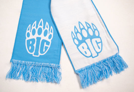 BIG x die Bayerische fan scarf flat lay